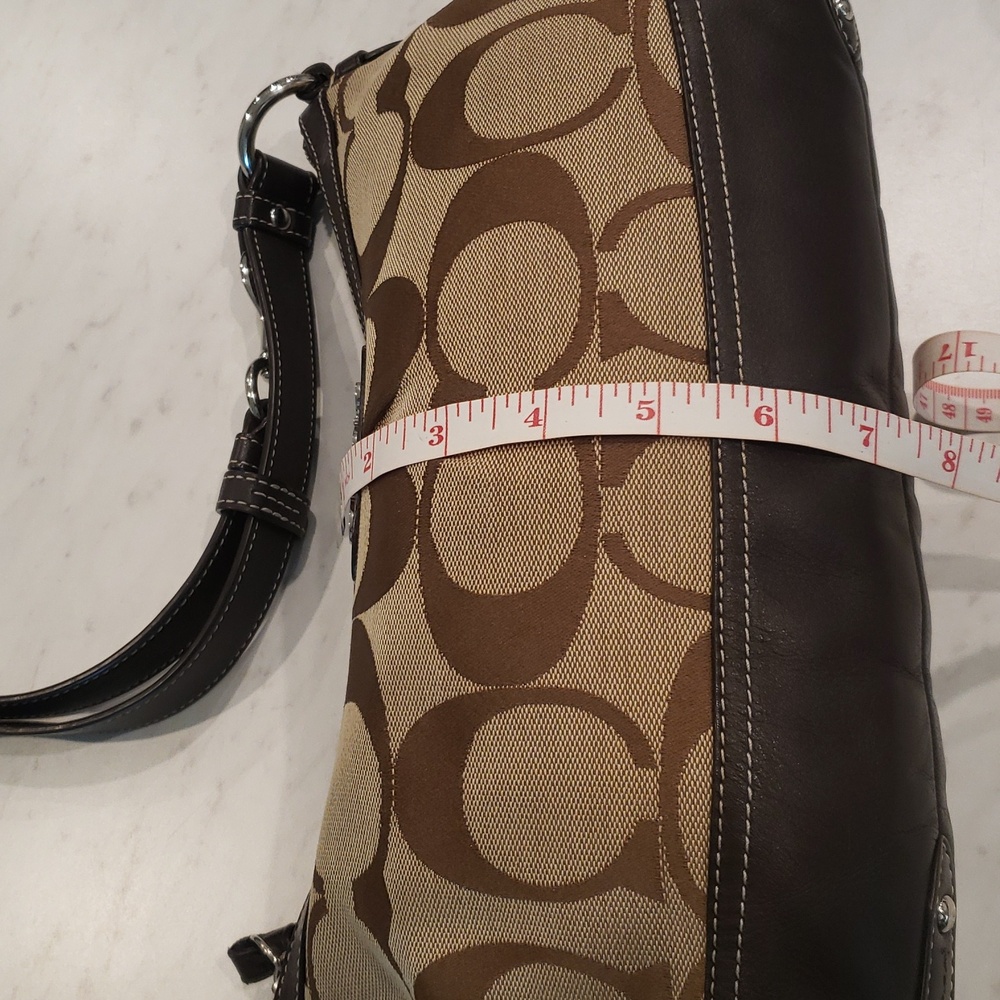 Coach Vintage Brown and Tan Signature Shoulder Bag - Picture 8 of 16